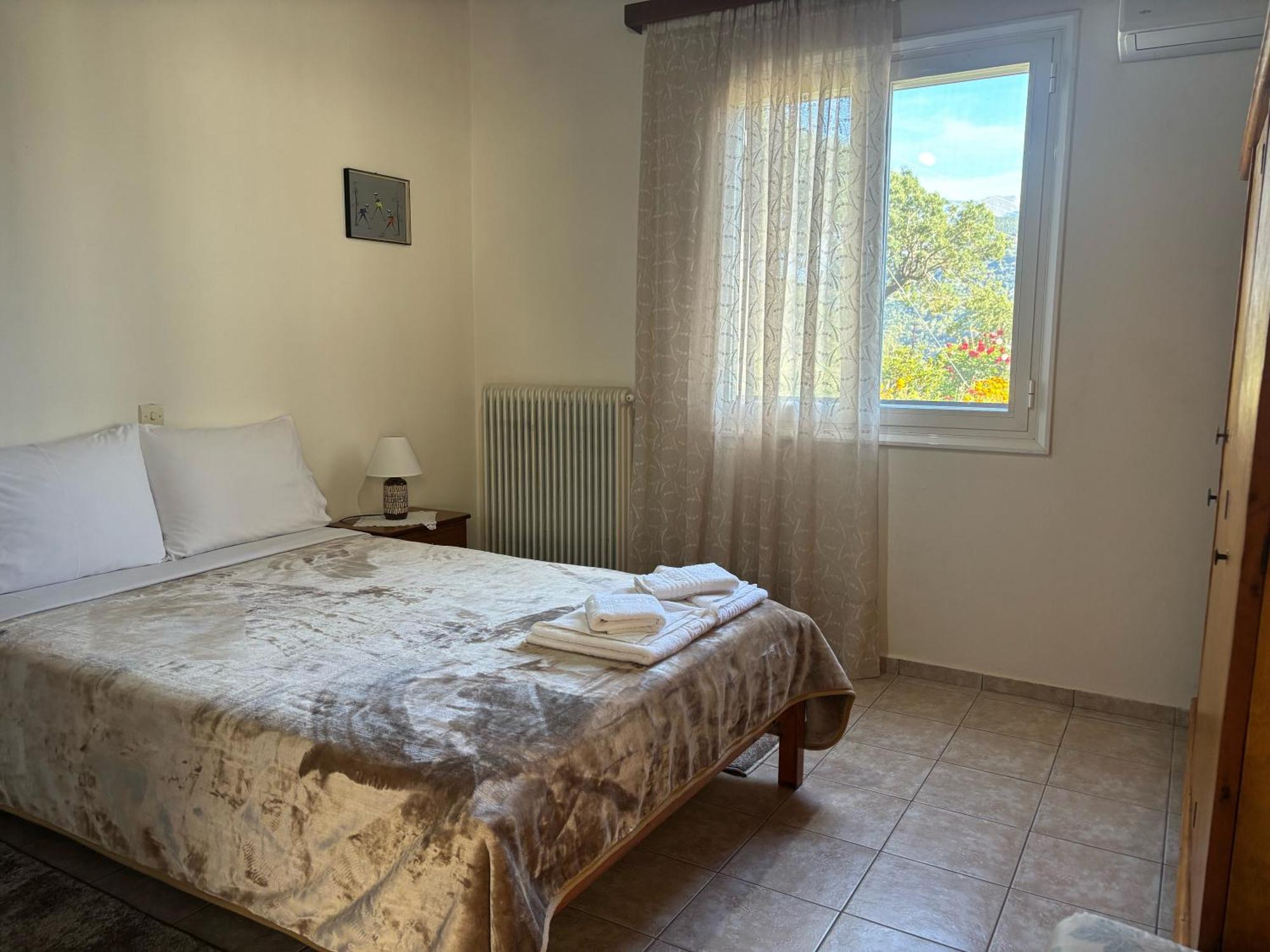 Georgaras Accommodation Platanoussa Luaran gambar
