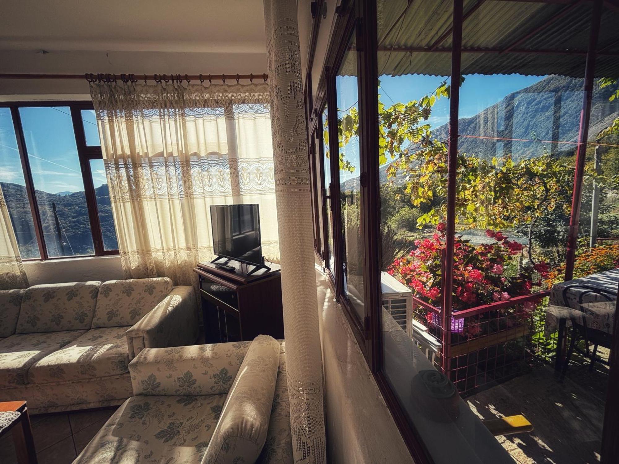 Georgaras Accommodation Platanoussa Luaran gambar