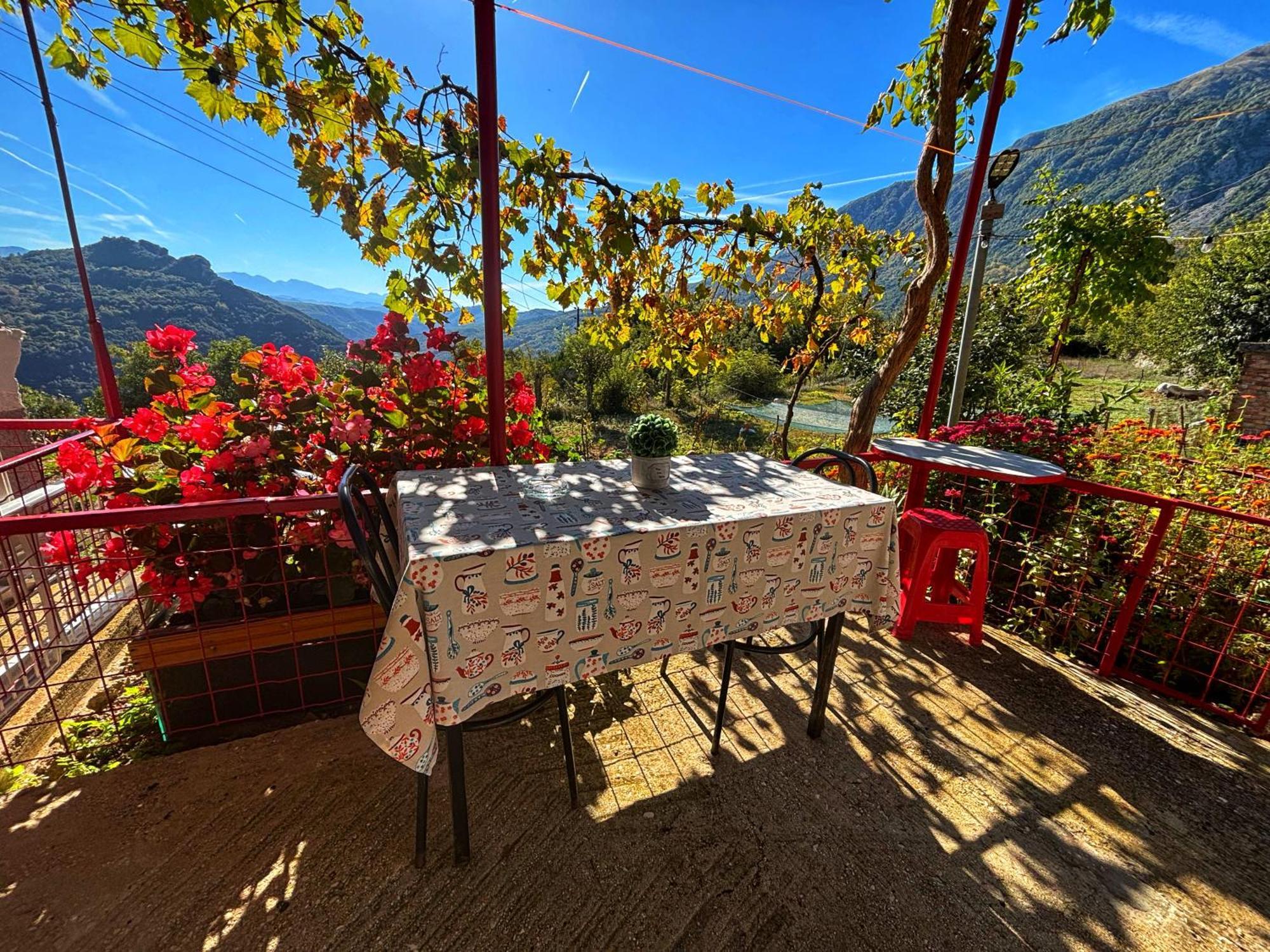 Georgaras Accommodation Platanoussa Luaran gambar