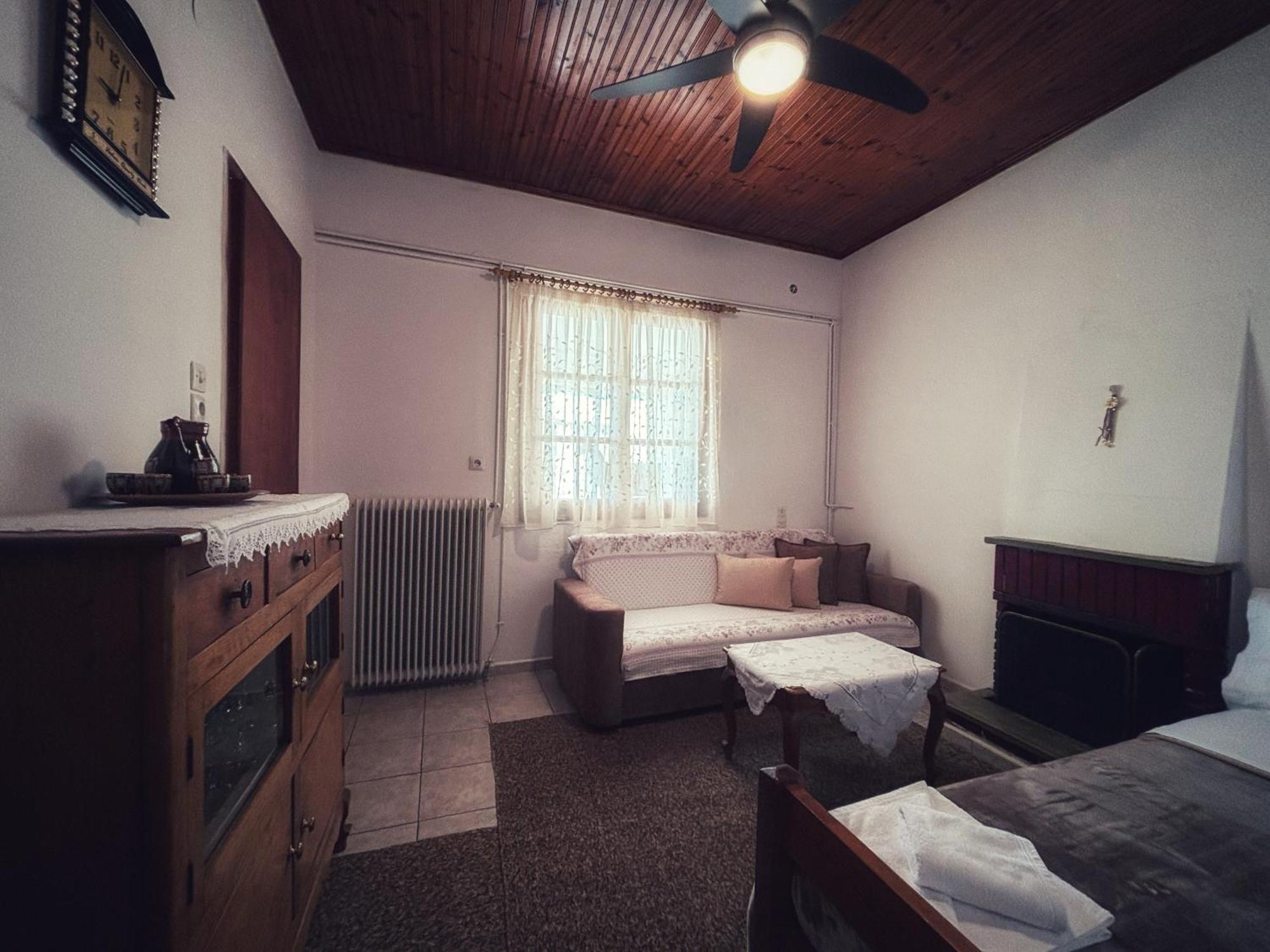 Georgaras Accommodation Platanoussa Luaran gambar